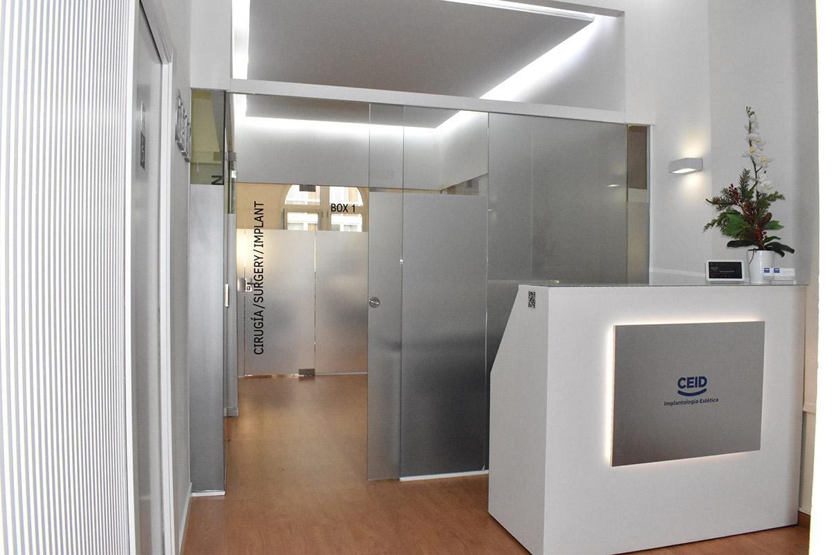 Recepción clínica dental CEID en Jovellanos, Barcelona